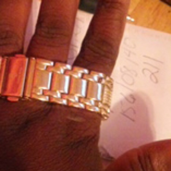 Watch - Picture 3 of 5